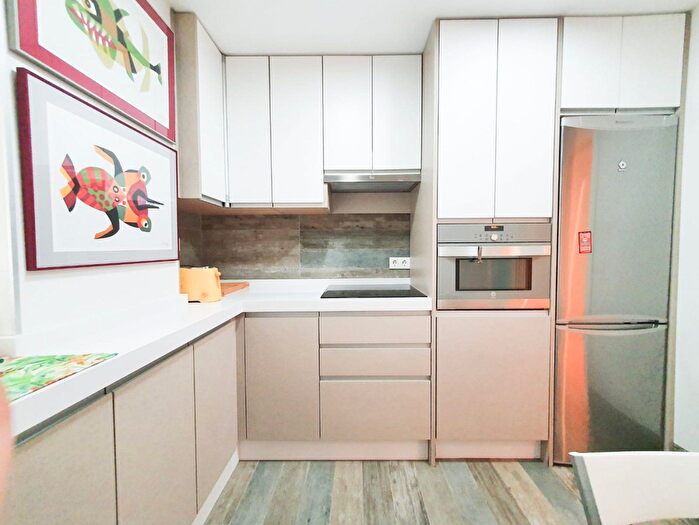 Casas en venta y pisos alquiler - 3