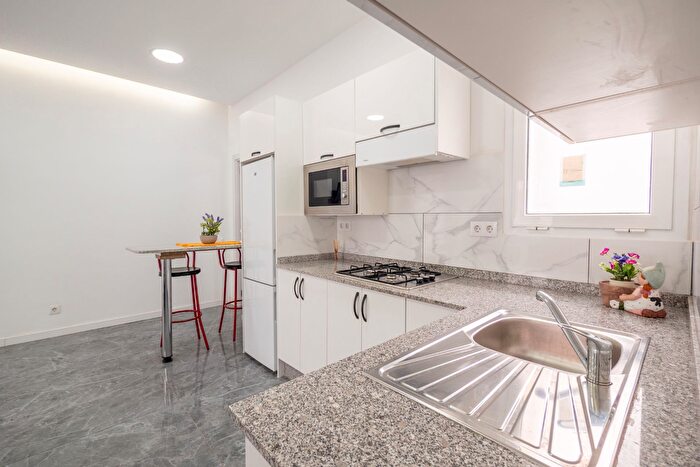 Casas en venta y pisos alquiler - 1