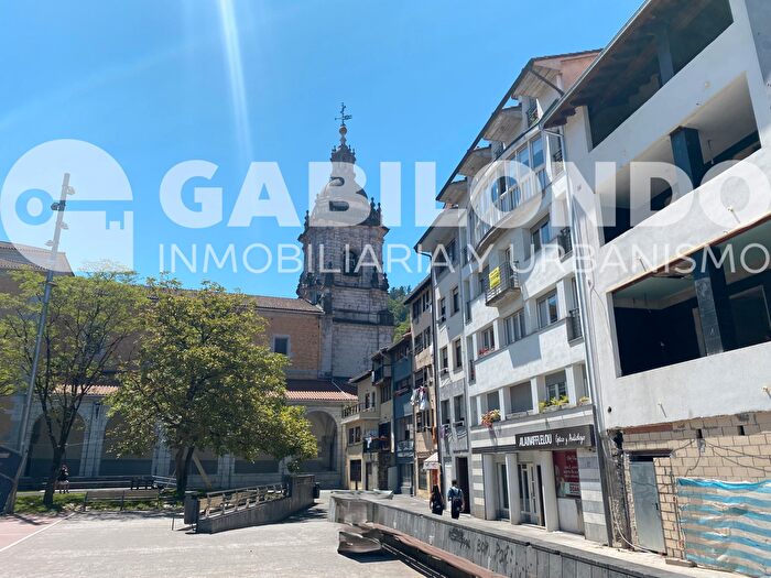 Casas en venta y pisos alquiler - 3