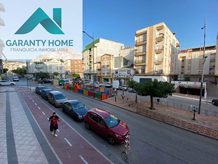 Casas en venta y pisos alquiler - 1