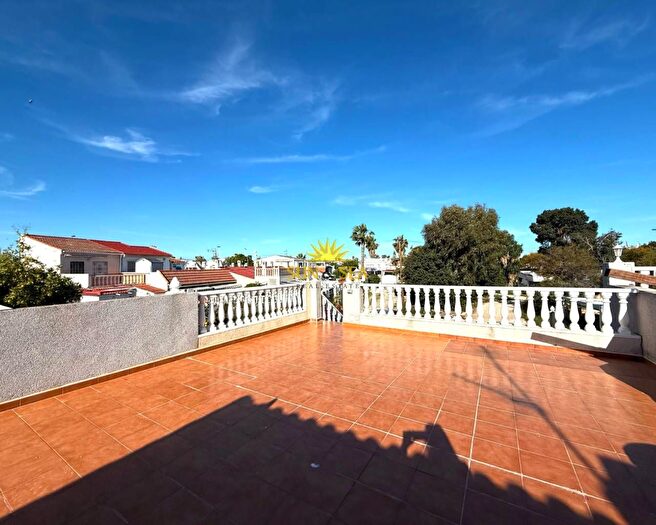 Casas en venta y pisos alquiler - 3