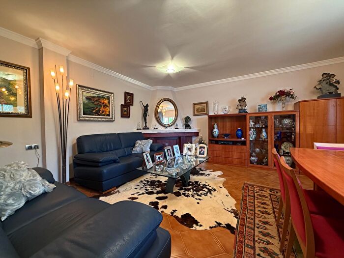 Casas en venta y pisos alquiler - 2