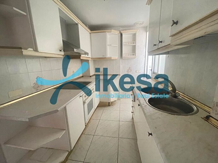 Casas en venta y pisos alquiler - 3