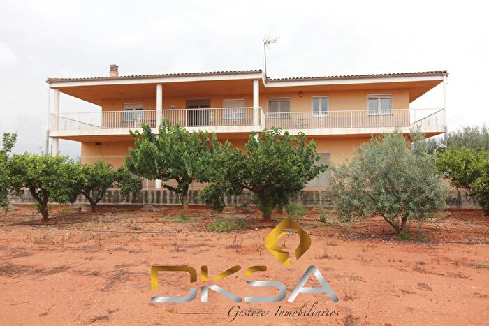 Casa en venta en Oeste, Ciutat del Transport La Salera de 4 habitaciones