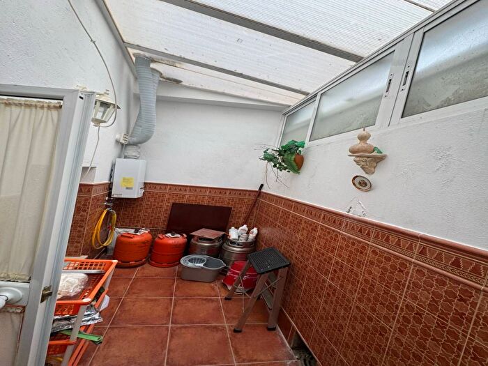 Casas en venta y pisos alquiler - 2