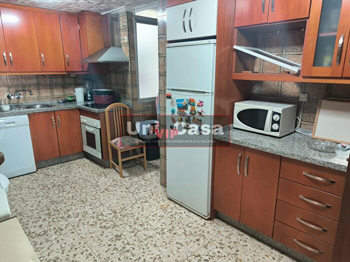 Casas en venta y pisos alquiler - 2