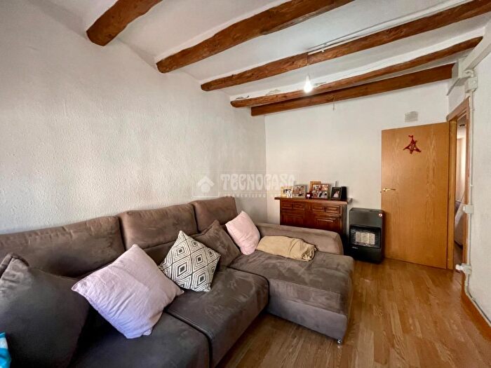 Casas en venta y pisos alquiler - 1