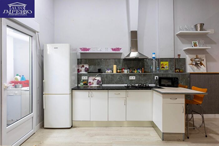 Casas en venta y pisos alquiler - 2