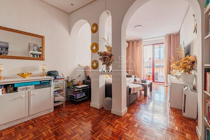 Casas en venta y pisos alquiler - 1