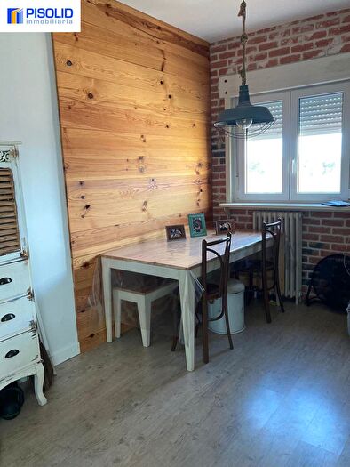 Casas en venta y pisos alquiler - 3