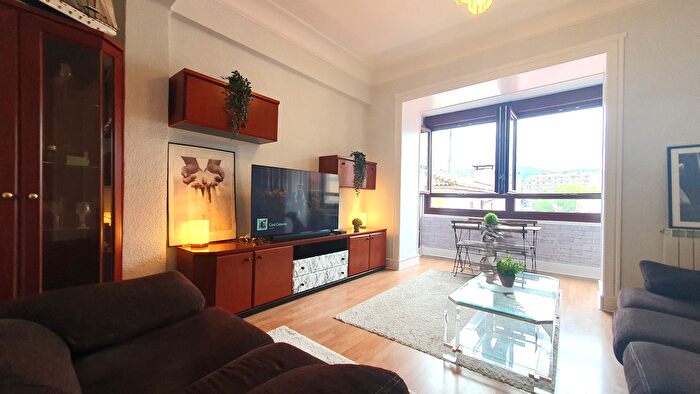 Casas en venta y pisos alquiler - 1
