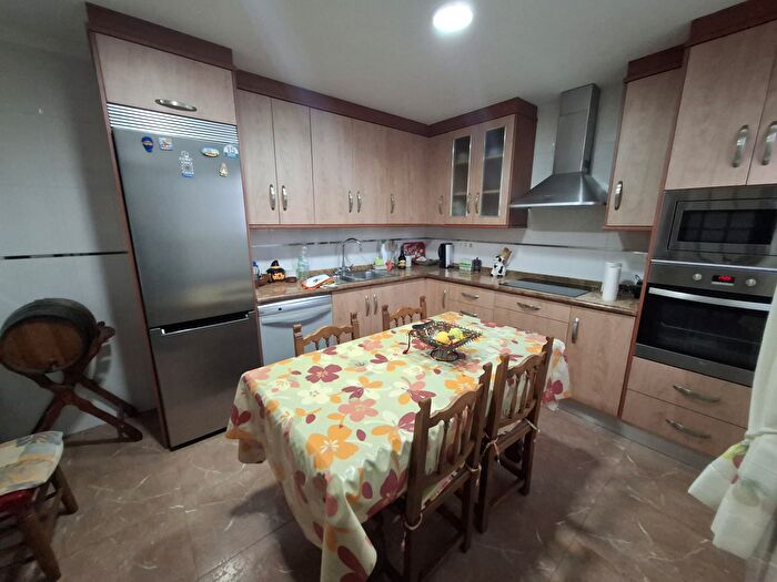 Casas en venta y pisos alquiler - 1