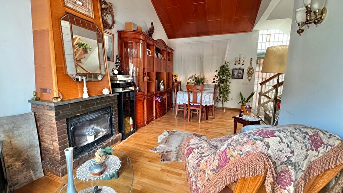 Casas en venta y pisos alquiler - 2