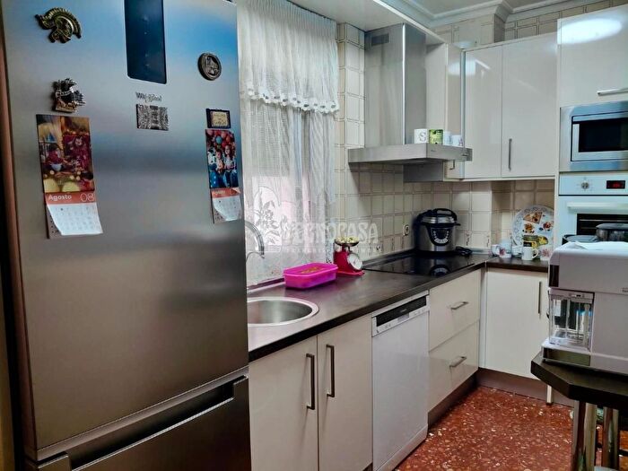 Casas en venta y pisos alquiler - 3