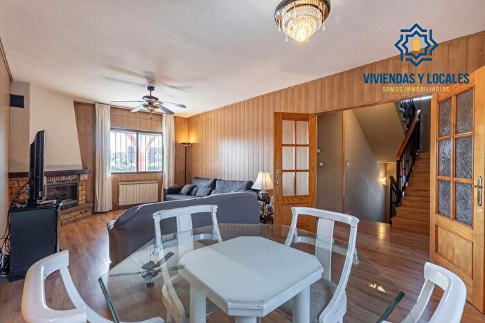 Casas en venta y pisos alquiler - 3