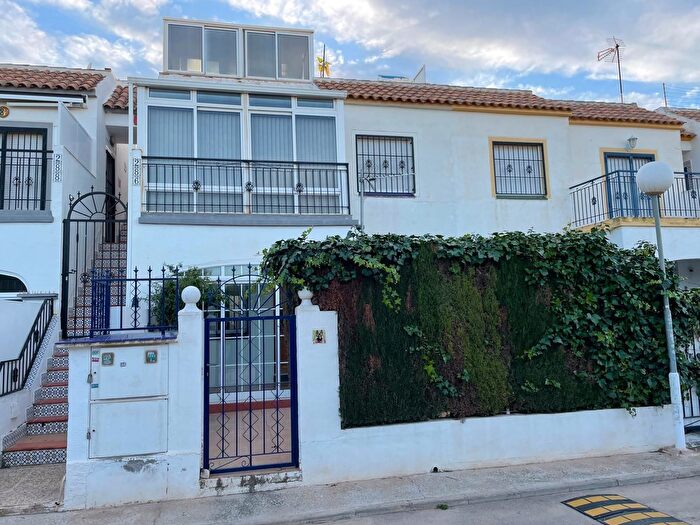 Casa en venta en Zona Carrefour Urbanizaciones, Torrevieja de 2 habitaciones