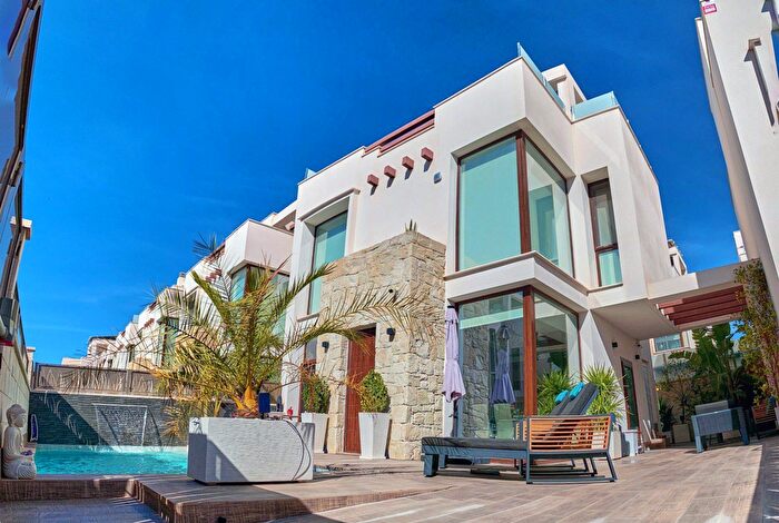 Casas en venta y pisos alquiler - 1