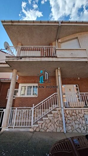 Casas en venta y pisos alquiler - 1