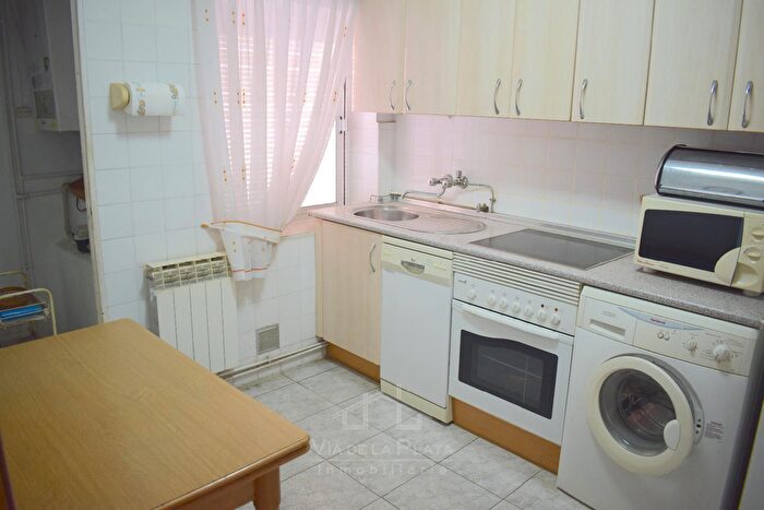Casas en venta y pisos alquiler - 3