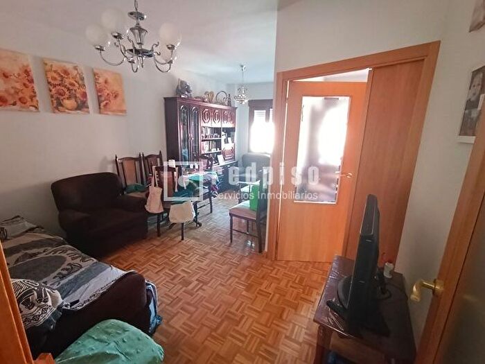 Casas en venta y pisos alquiler - 1