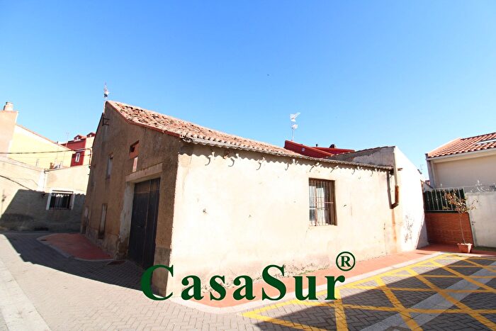 Casas en venta y pisos alquiler - 1