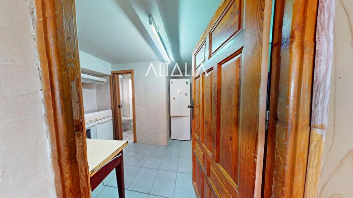 Casas en venta y pisos alquiler - 3