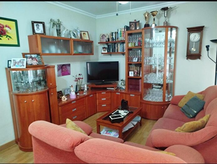 Casas en venta y pisos alquiler - 1