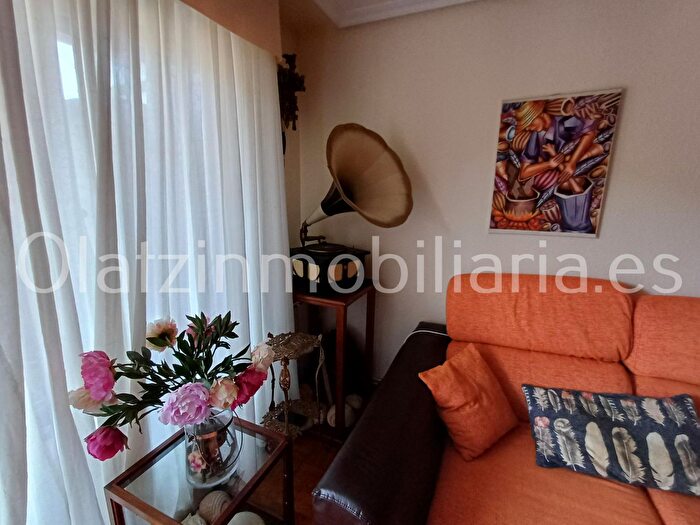 Casas en venta y pisos alquiler - 3