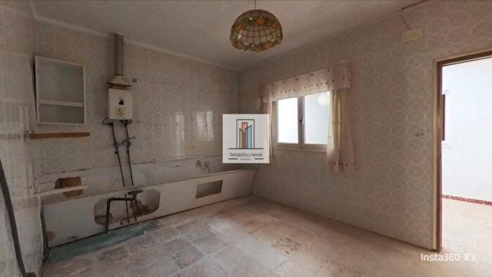 Casas en venta y pisos alquiler - 1