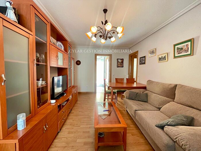 Casas en venta y pisos alquiler - 1