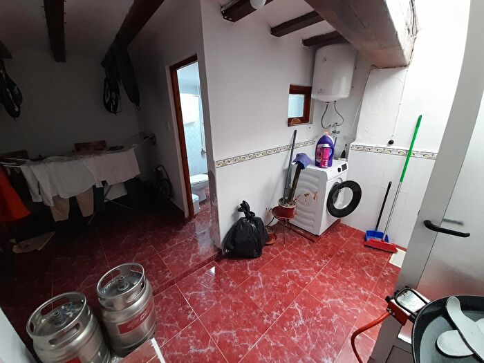 Casas en venta y pisos alquiler - 2