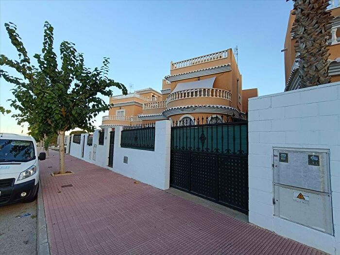 Casa en venta en San Fulgencio, Alicante de 3 habitaciones