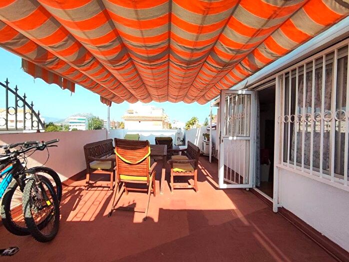 Casas en venta y pisos alquiler - 3