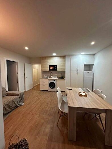 Casas en venta y pisos alquiler - 1