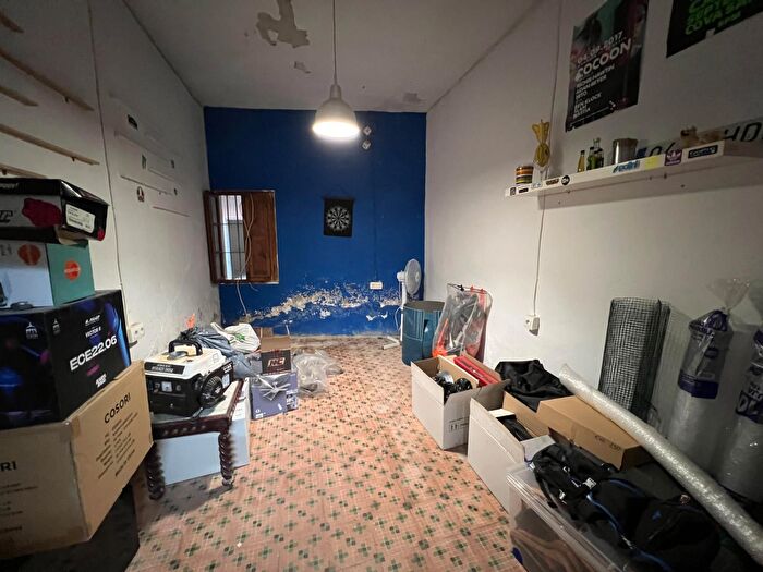 Casas en venta y pisos alquiler - 3