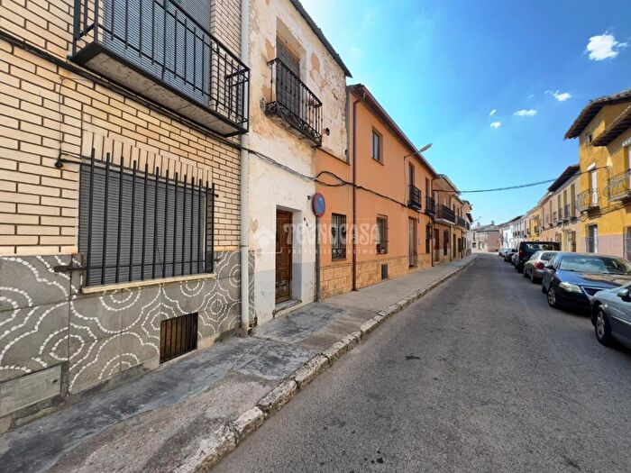 Casas en venta y pisos alquiler - 1