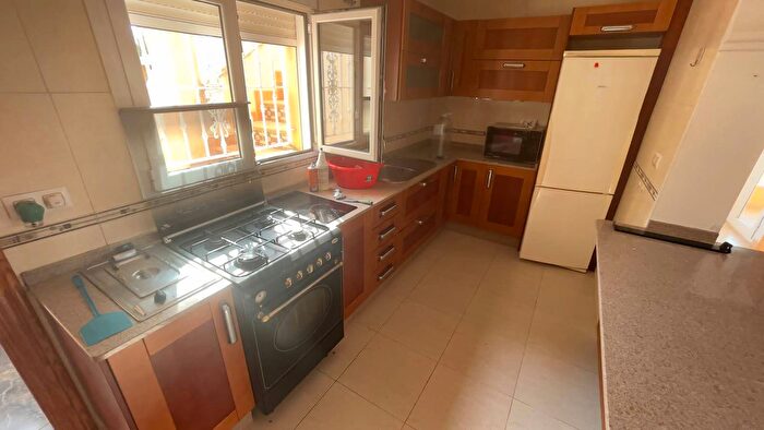 Casas en venta y pisos alquiler - 3