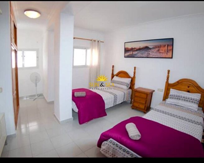 Casas en venta y pisos alquiler - 3