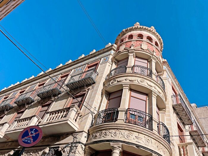 Casas en venta y pisos alquiler - 1