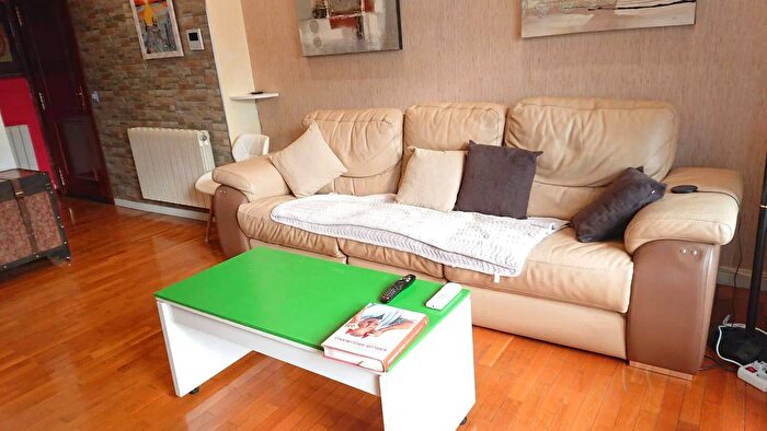 Casas en venta y pisos alquiler - 2