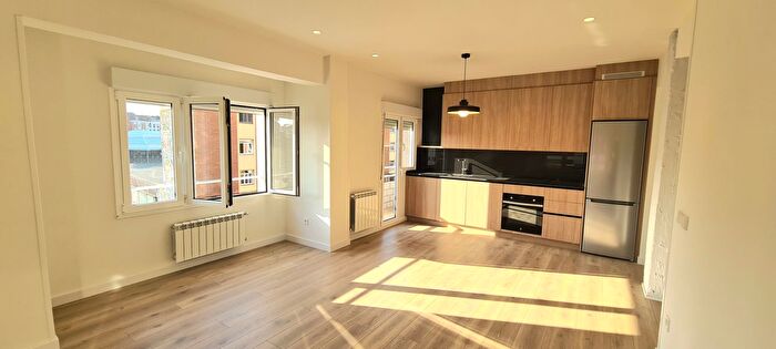 Casas en venta y pisos alquiler - 1
