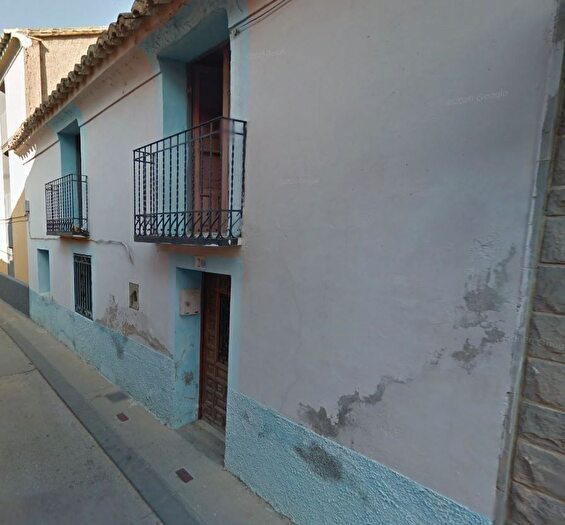 Casas en venta y pisos alquiler - 1