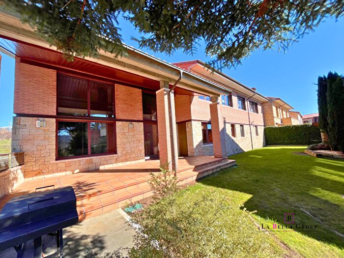 Casa en venta en Covaleda, Soria de 5 habitaciones