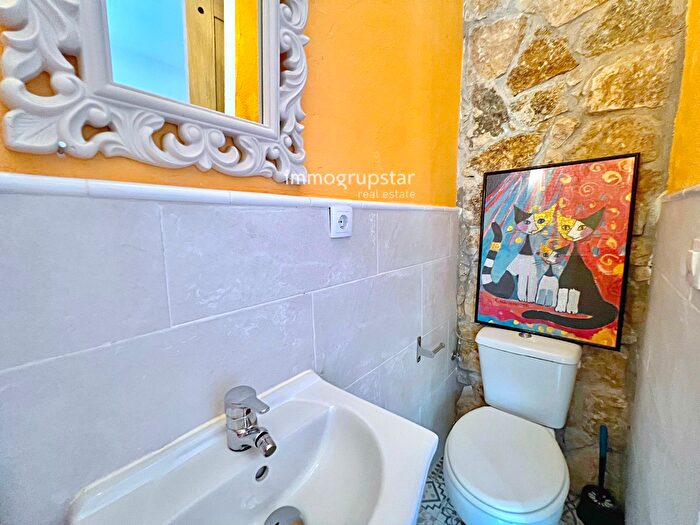 Casas en venta y pisos alquiler - 3