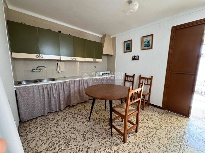Casas en venta y pisos alquiler - 1