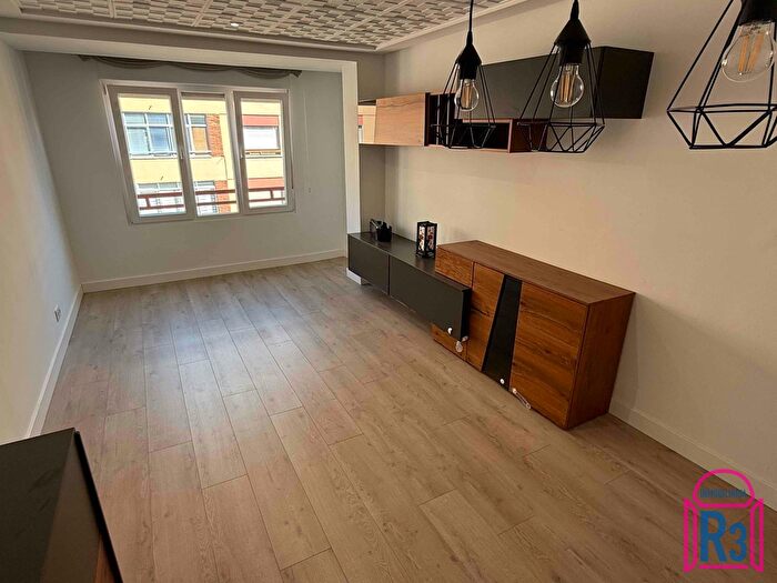 Casas en venta y pisos alquiler - 3