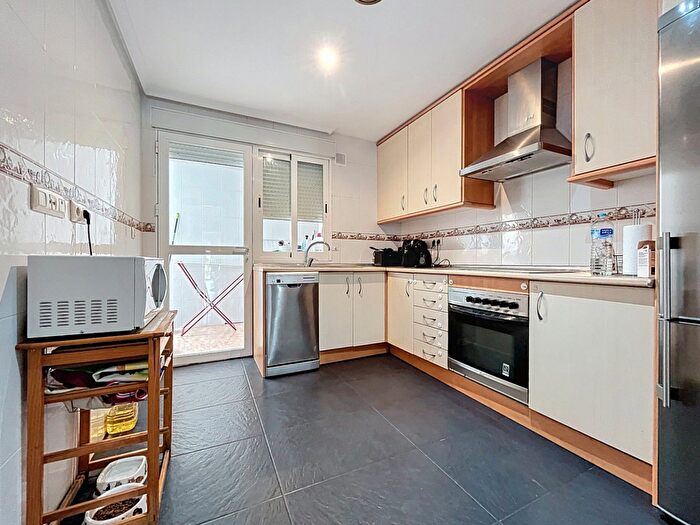 Casas en venta y pisos alquiler - 2