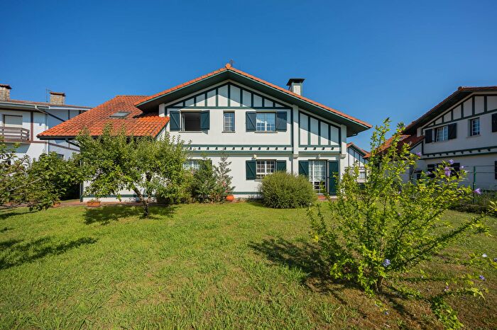 Casa en venta en GamizFika, Bizkaia de 6 habitaciones