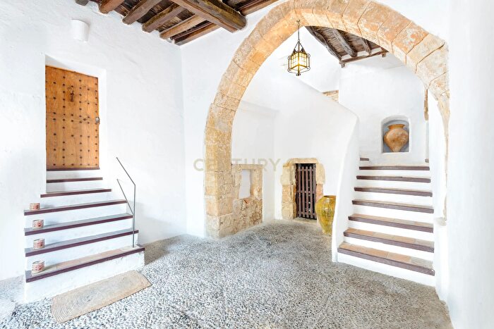 Casas en venta y pisos alquiler - 1