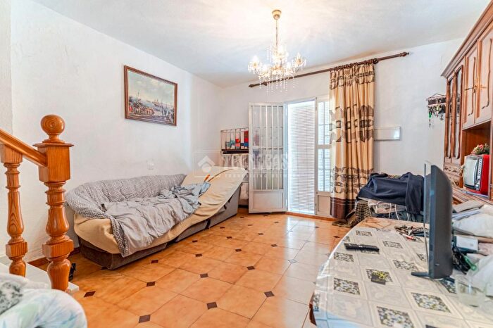 Casas en venta y pisos alquiler - 3